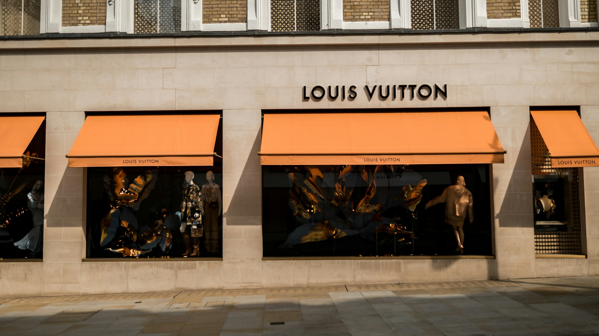 Unlocking Value: How to Buy and Sell on Top Luxury Streetwear Resale Platforms